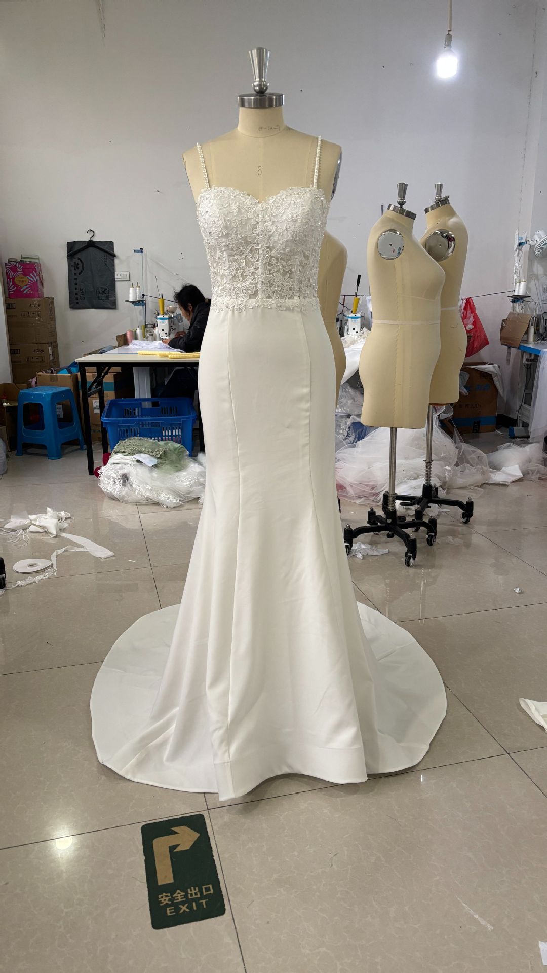 White Simple Trip Shoot Fishtail Bridal Wedding Dress